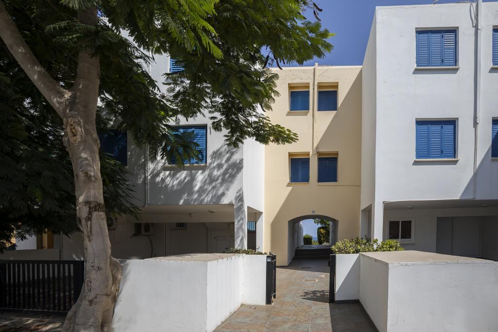 Protaras Beachfront Sirina Lina Suite พาราลิมนี ภายนอก รูปภาพ