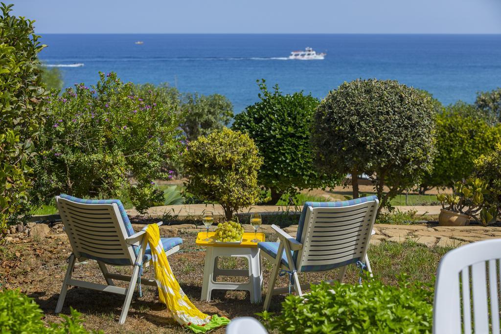 Protaras Beachfront Sirina Lina Suite พาราลิมนี ภายนอก รูปภาพ