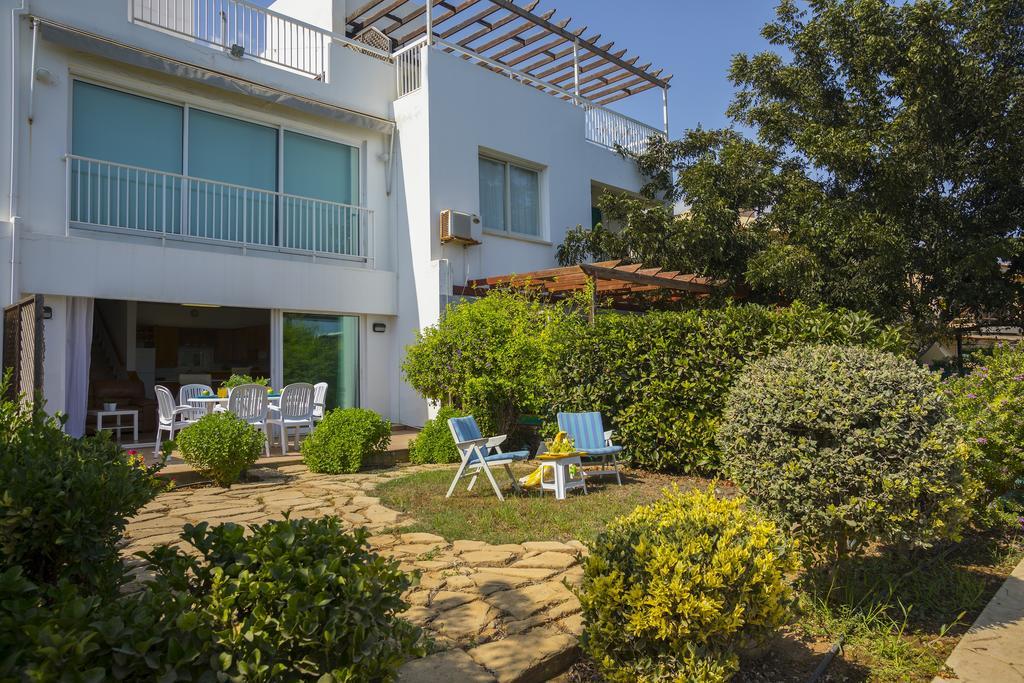 Protaras Beachfront Sirina Lina Suite พาราลิมนี ภายนอก รูปภาพ