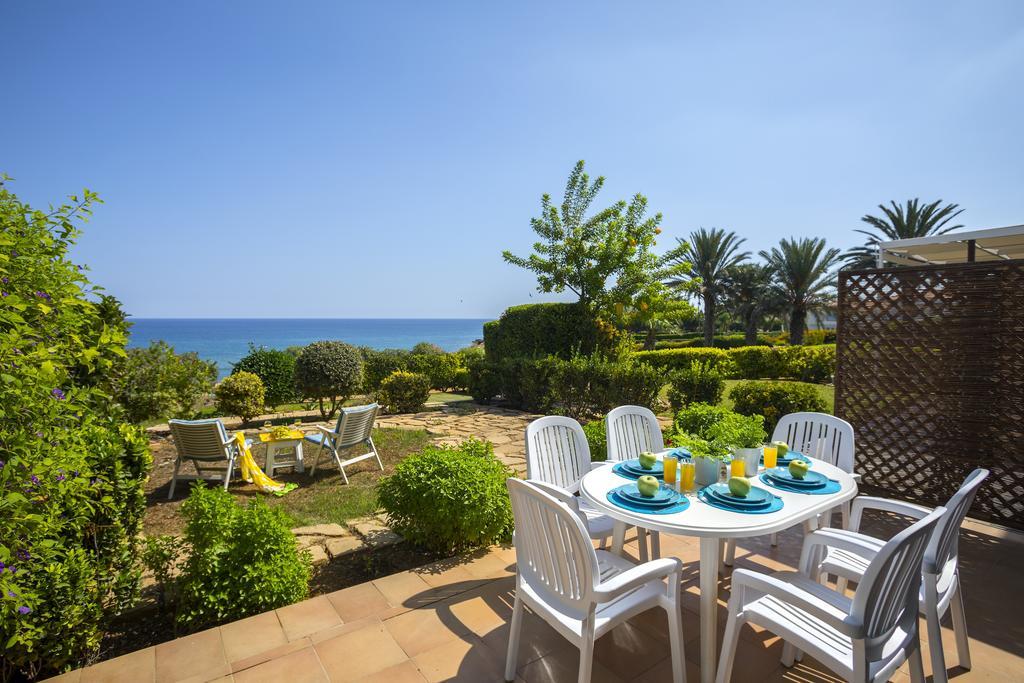 Protaras Beachfront Sirina Lina Suite พาราลิมนี ภายนอก รูปภาพ